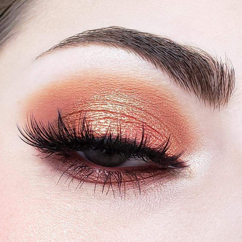 Crown 10 Colour Fuego Eyeshadow Palette - Image 3